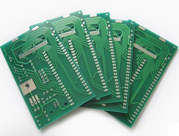 PCB板的為什么有不同的顏色？